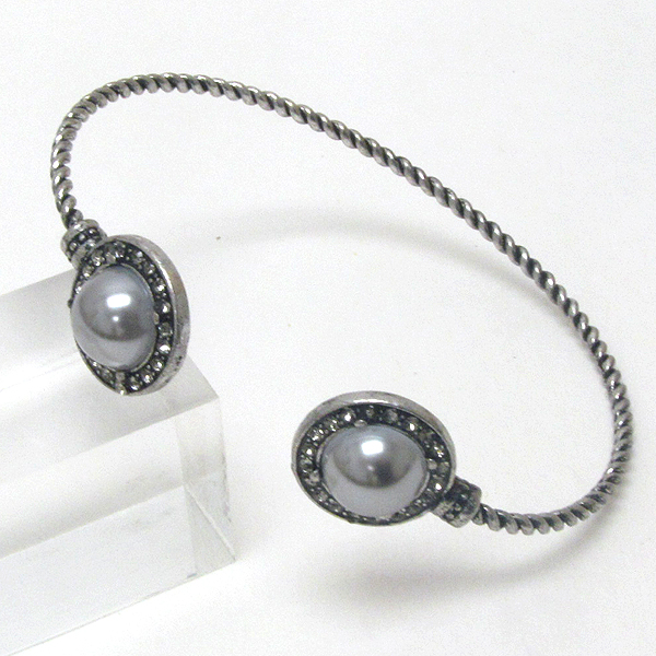 Crystal and pearl tip adjustable wire bracelet