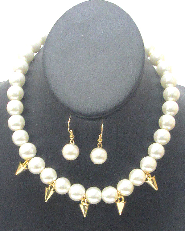 MULTI SPIKE AND PEARL NECKLACE EARRING SET