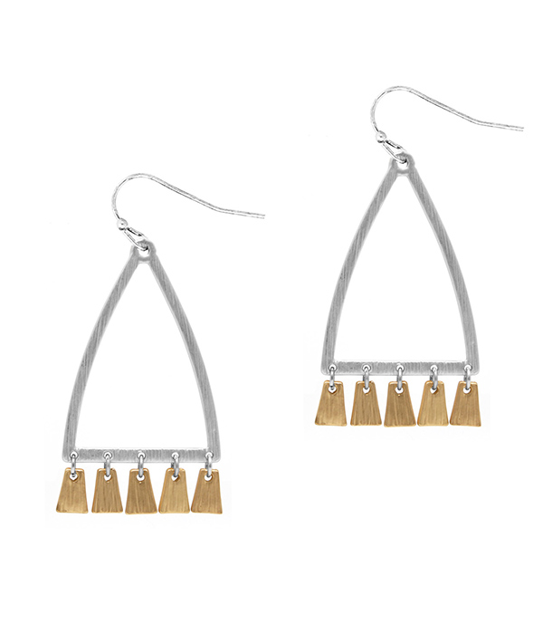 METAL DANGLE TRIANGLE EARRING