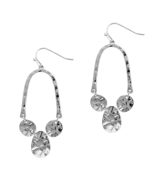 HAMMERED DISC DANGLES EARRING