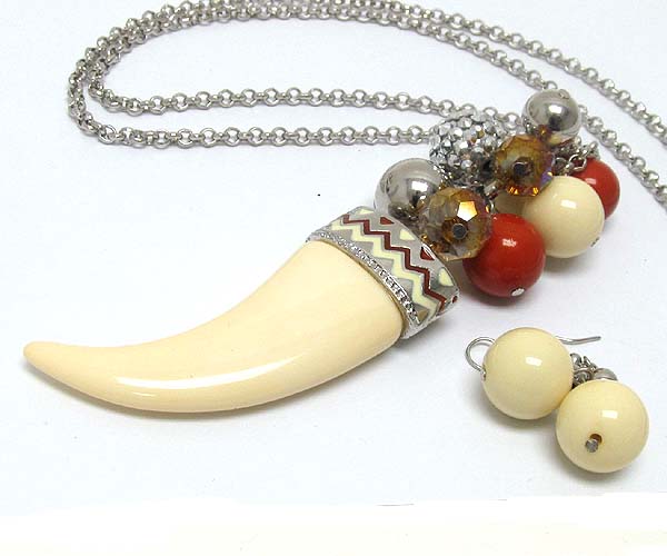 CARVED HORN PENDANT MIXED FIRE BALL AND ACRYL BALL WITH CRYSTAL GLASS DANGLE NECKLACE EARRING SET
