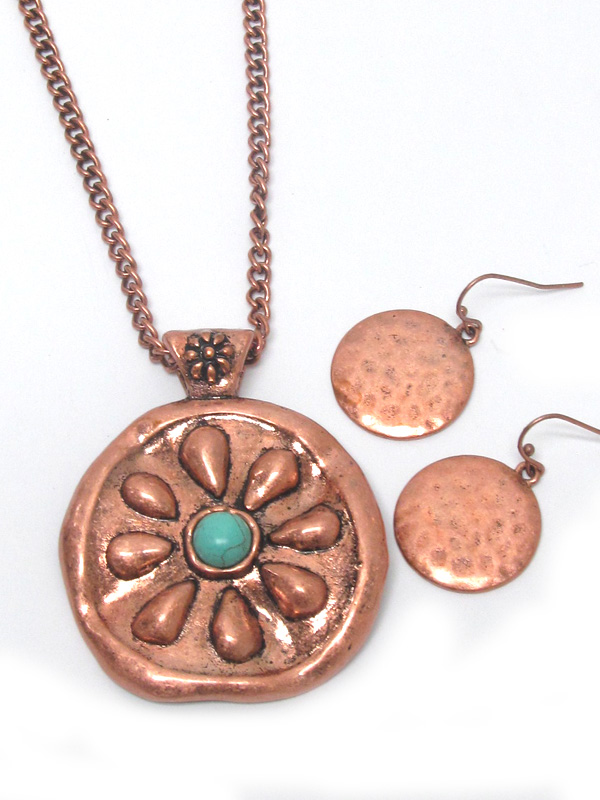 Metal textured flower chain necklace set