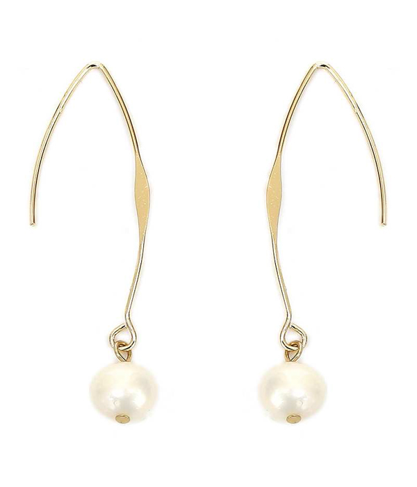 Freshwater pearl wire hook earring