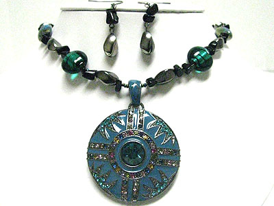 Multi color crystal deco round eameled metal pendant and beads necklace set