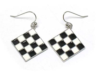 Mosaic pattern square earring 
