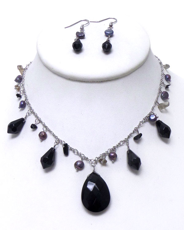 Stones with beads necklace set 