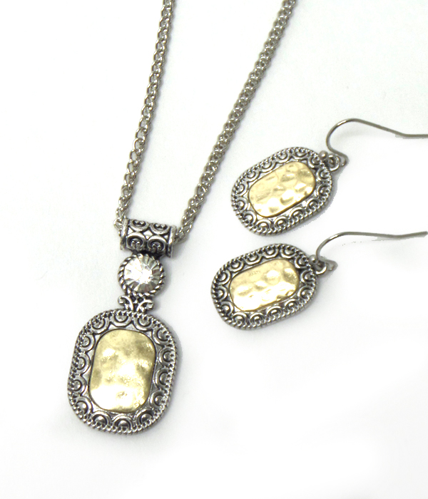 Textured metal  charm necklace set