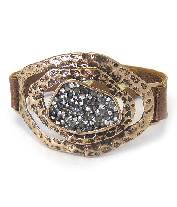 TEXTURED METAL AND LEATHER BAND BRACELET - OVAL