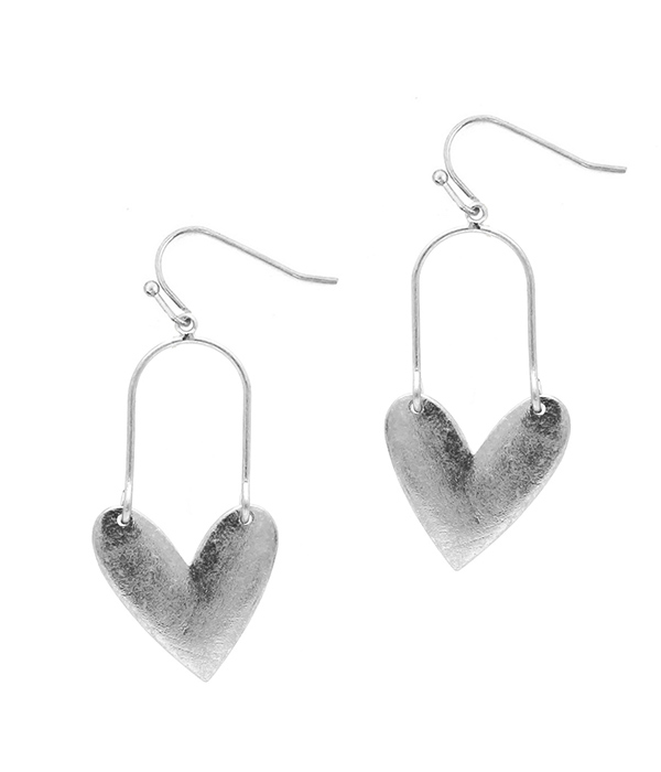 Heart dangle earring