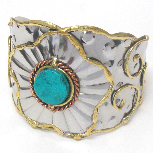 Handmade metal art bangle bracelet - 100% brass