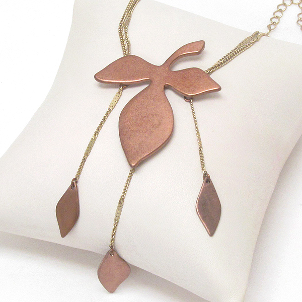 Vintage style leaf pendant and multi chain necklace