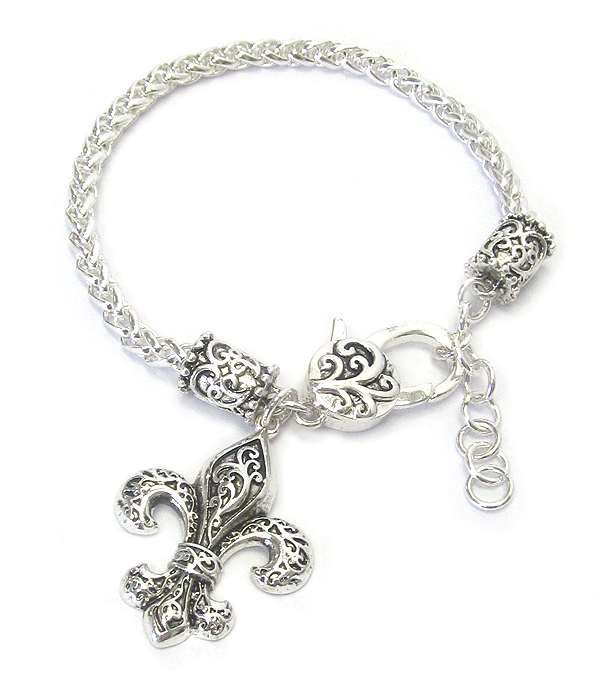 Textured fleur de lis charm bracelet