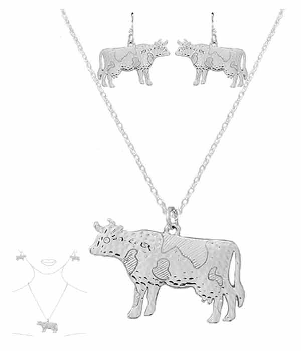 FARM THEME PENDANT NECKLACE EARRING SET - COW