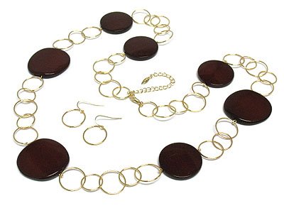 Acryl round disk and metal link necklace and earring set
