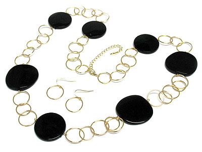 Acryl round disk and metal link necklace and earring set