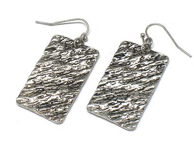 Antique style casting rectangle metal earring 
