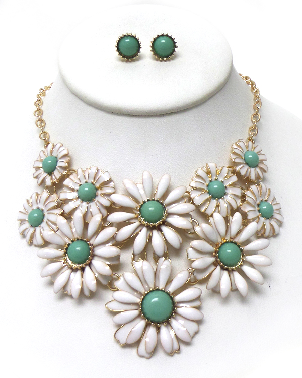 Daisy flowers linked necklace set