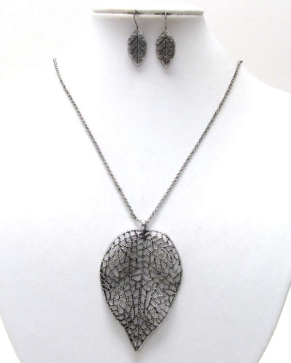 Large filigree metal leaf drop long chain necklace earring set