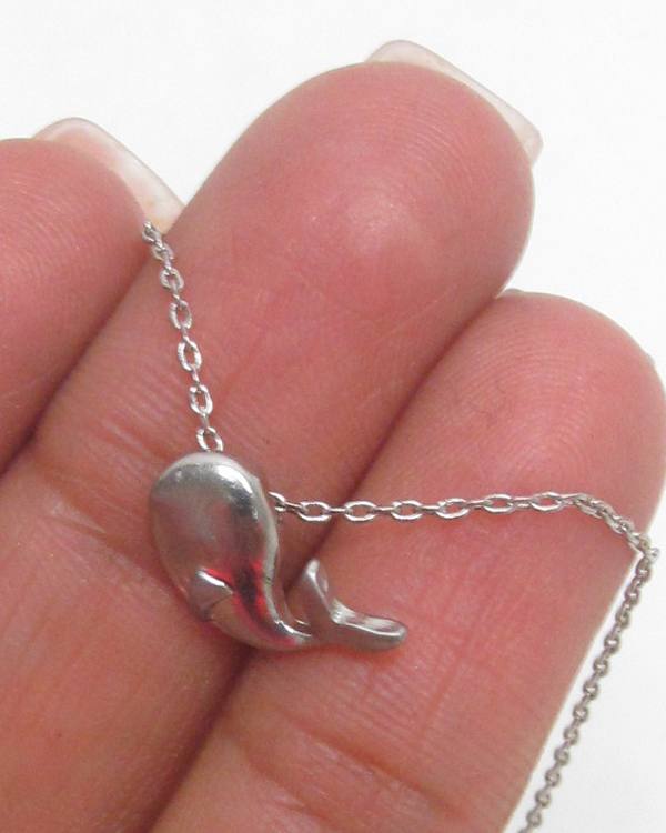 Whale mini pendant necklace