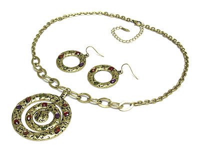 Crystal stud mammerd metal round pendant necklace and earring set