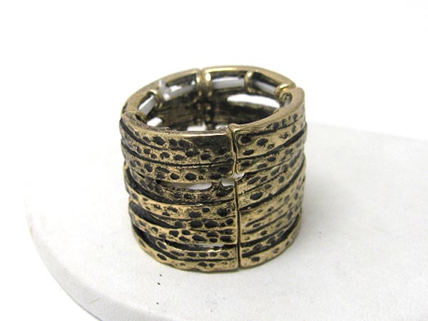 MULTI LINE AND TEXTURED METAL STRETCH RING