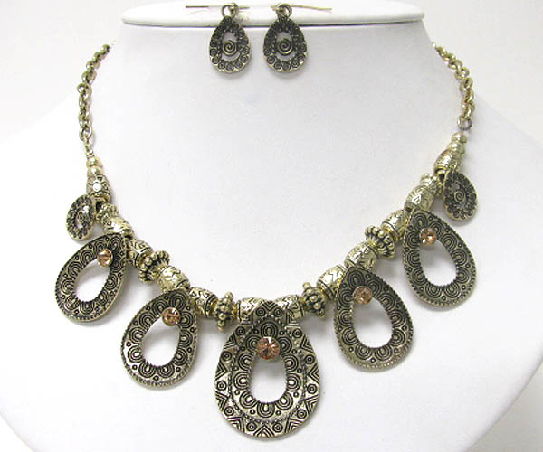 Multi patterned tear drop and crystal deco necklace earring set