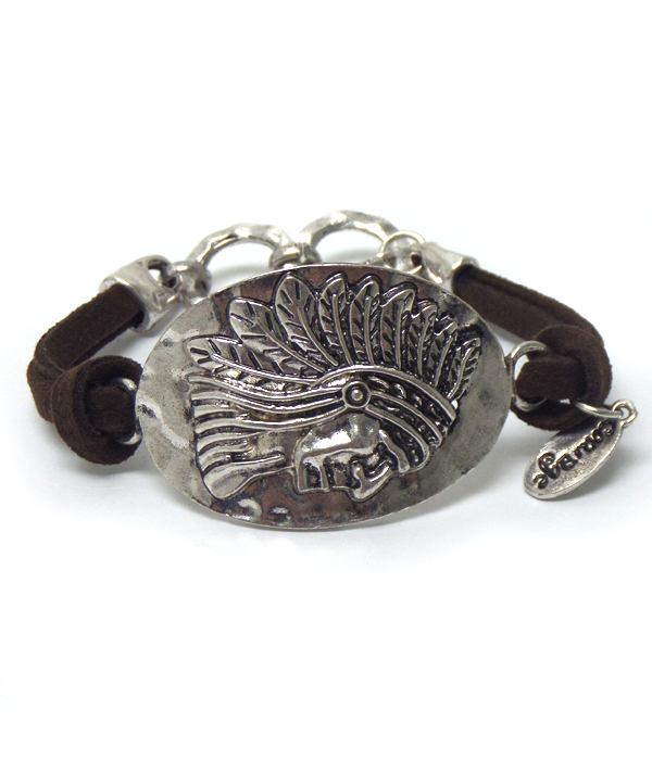 Hammered metal indian toggle  necklace 