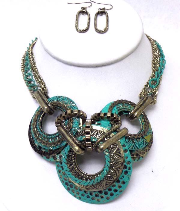 Patina layer chain necklace set