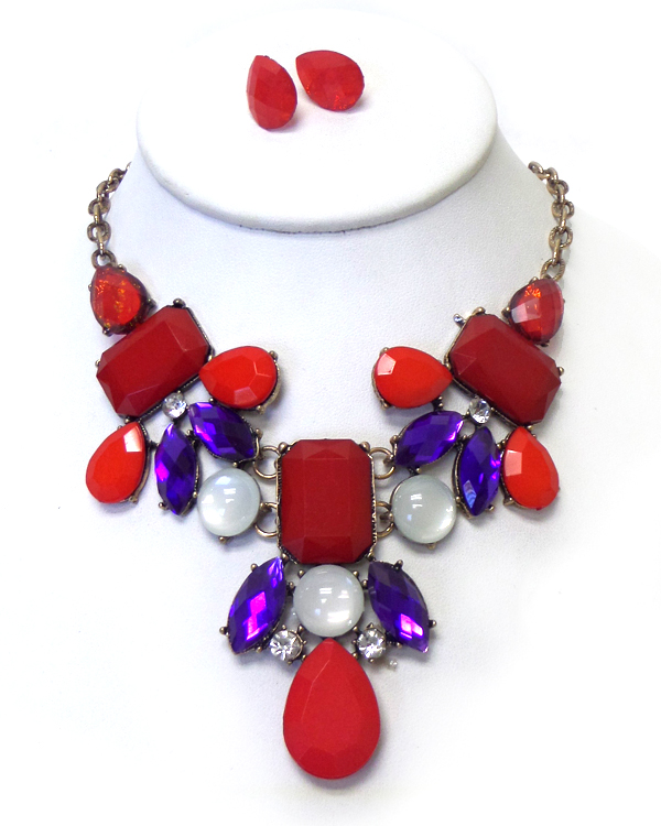 Boutique style crystal and acryl deco neckace set