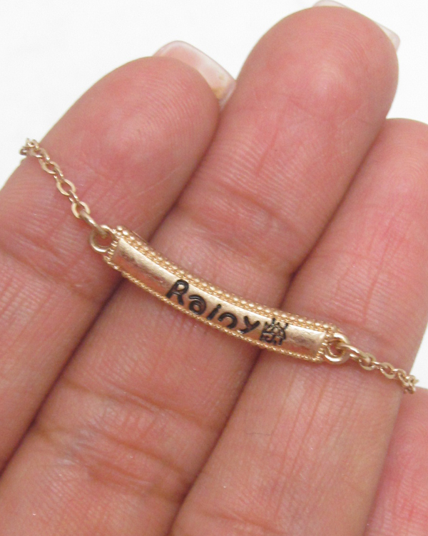 Rainy plate pendant necklace