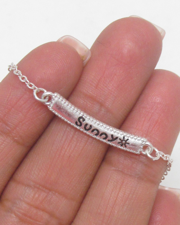 Sunny plate pendant necklace