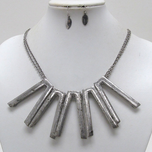 ACHITECTURAL SCRATCH METAL V TUBS DOUBLE CHAIN NECKLACE EARRING SET