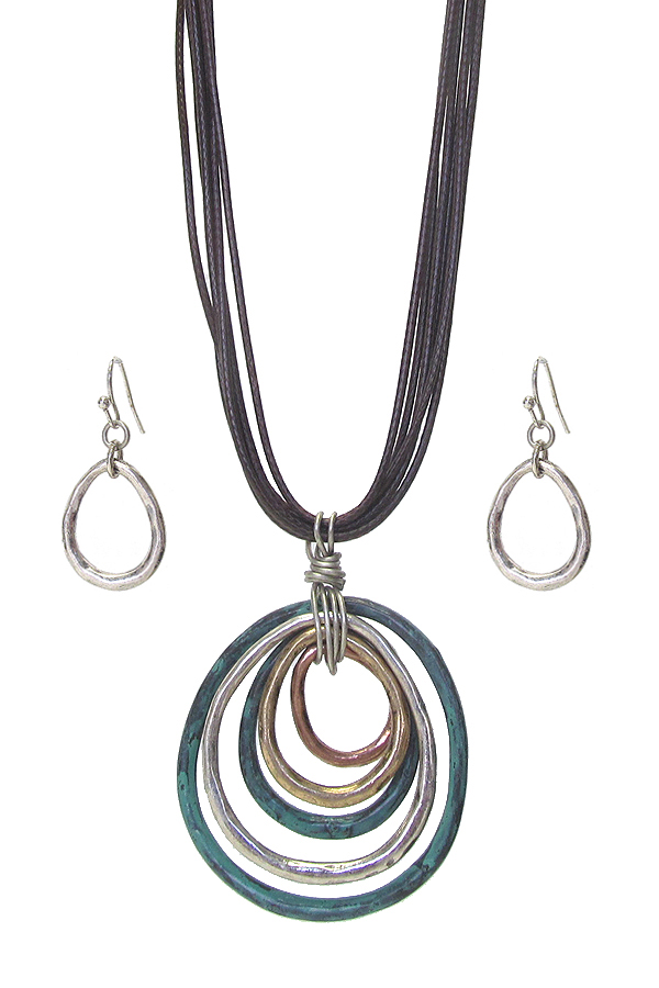 MULTI METAL TEARDROP PENDANT NECKLACE SET