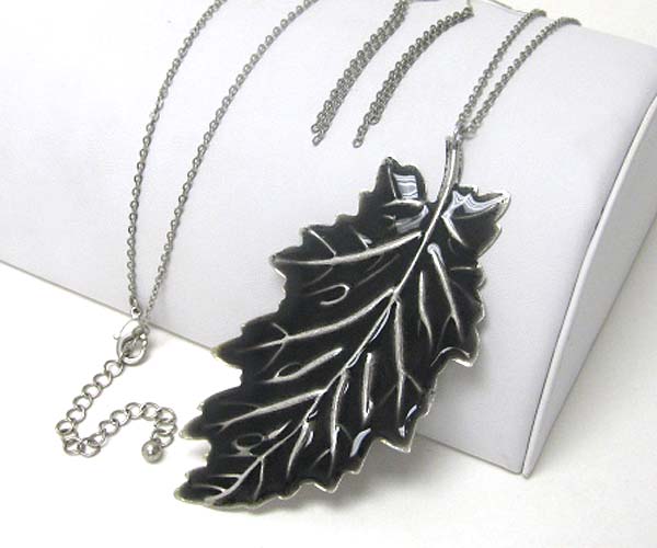 Metal epoxy leaf pendant long chain necklace earring set