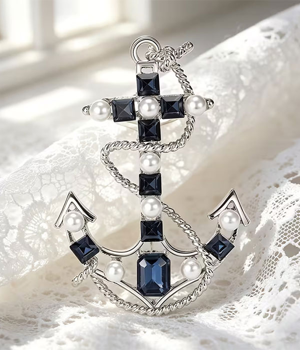 Anchor brooch
