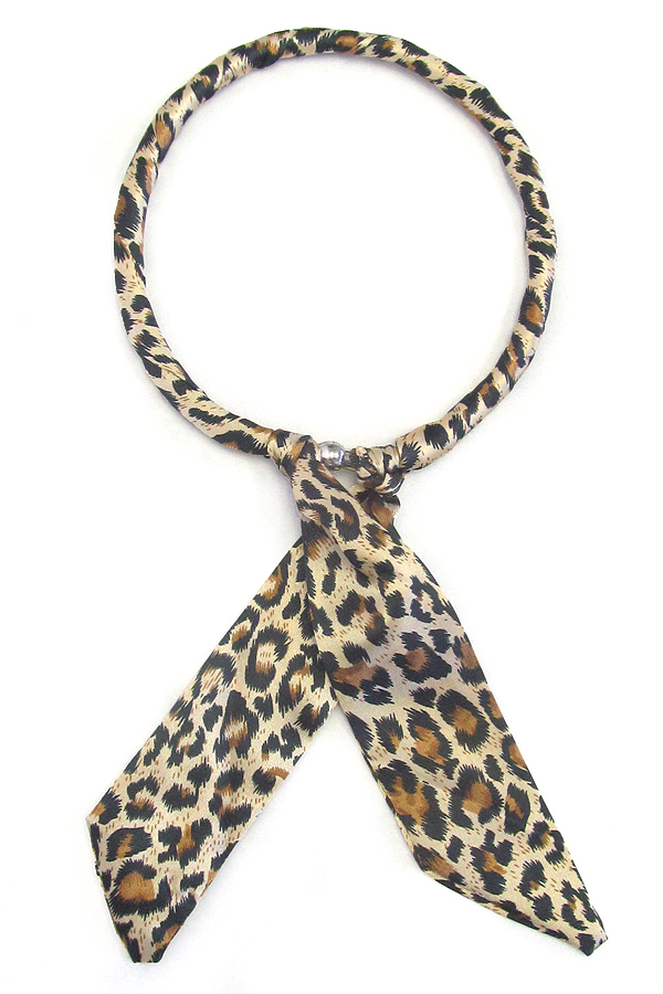 Fabric tie magnetic closure front choker necklace or bracelet in one