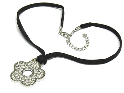CRYSTAL FLOWER PENDANT AND LEATHER BAND NECKLACE