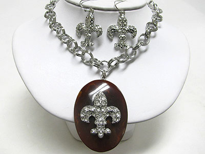 Fleur de lis theme acrylic oval pendant necklace set