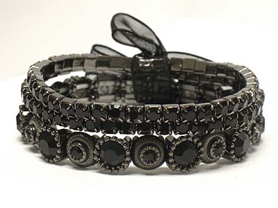 Noblesse style triple line stone paved elastic bracelet 