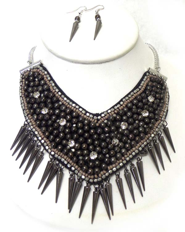 MULTI DARK STONES  BIB STYLE WITH POINTY DROP NECKLACE SET