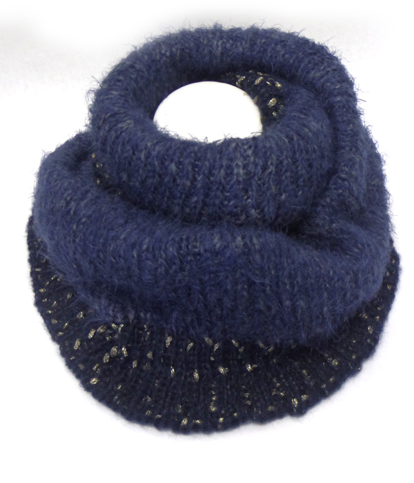 Outline wide winter infinity scarf