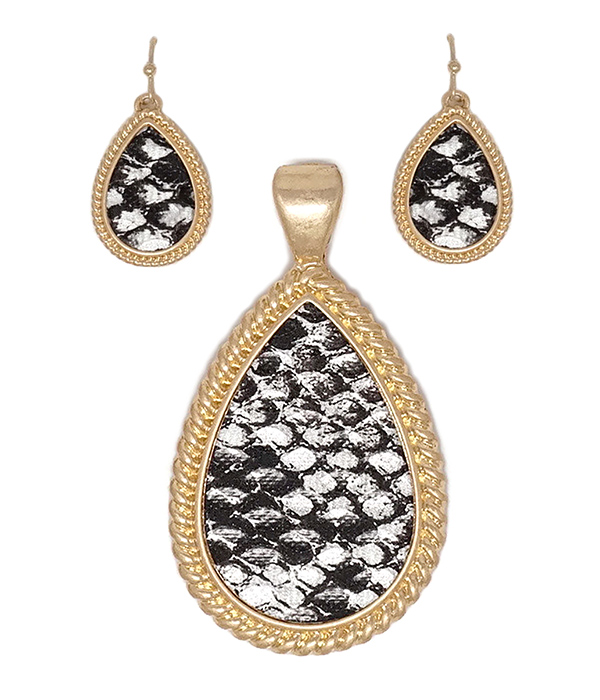 ANIMAL PRINT TEARDROP PENDANT AND EARRING SET - SNAKE SKIN