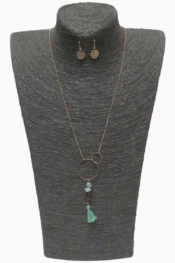 Single chain duo linked circle pom pom drop necklace set