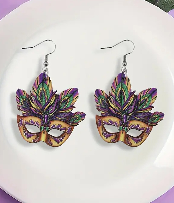 Mardi gras theme wood earring - mask