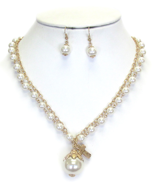 Double layer pearl and cross pendant necklace set