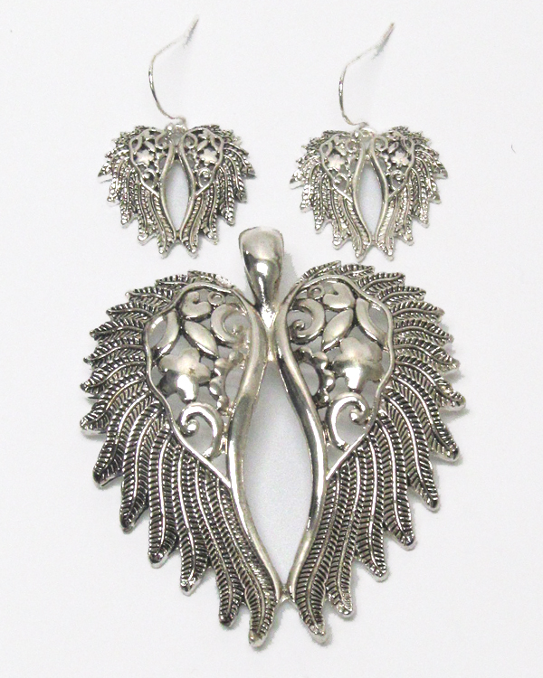 Filigree angel wings pendant set 