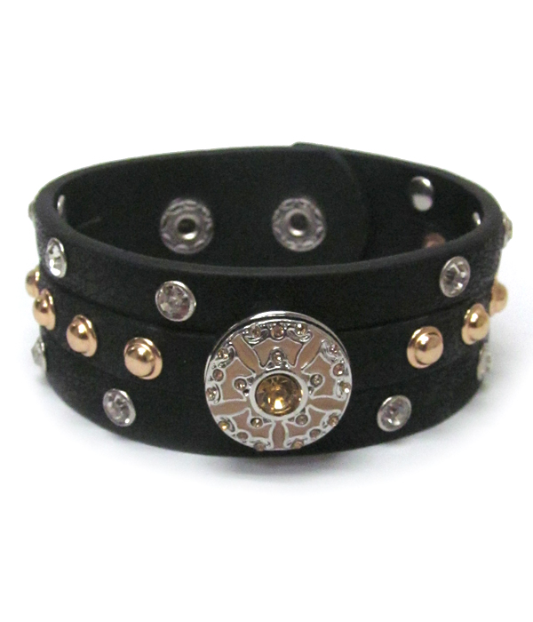 Interchangeable button leatherette bracelet