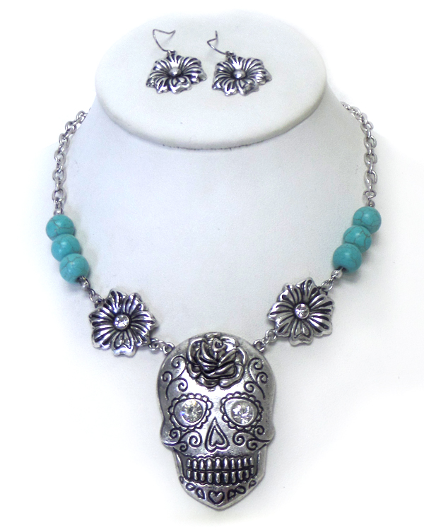 Flower with pearls and metal sugar skull necklace set