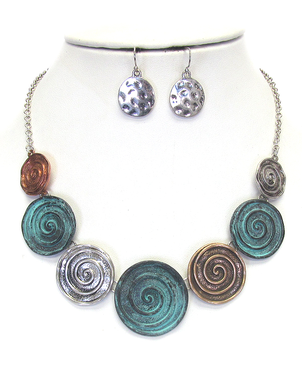 SWIRL DISC LINK NECKLACE SET