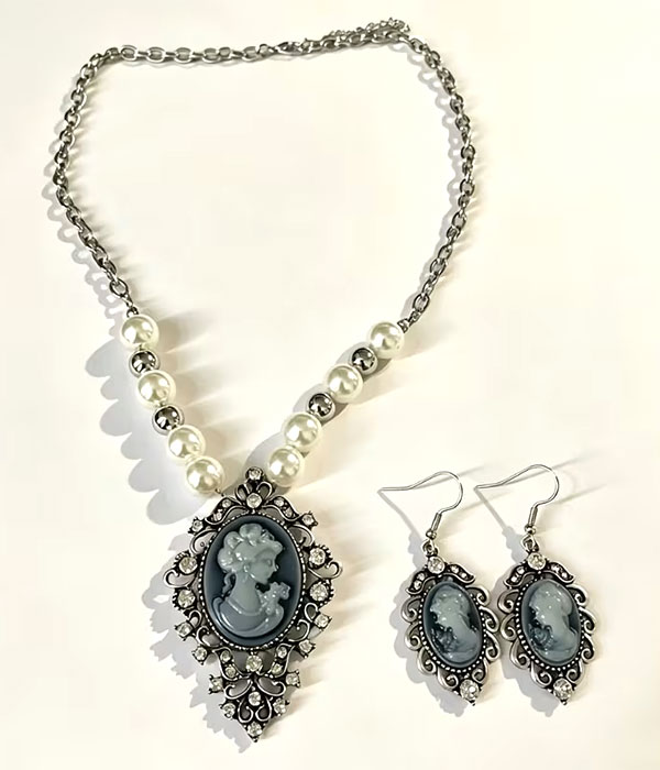 Vintage cameo necklace earring set